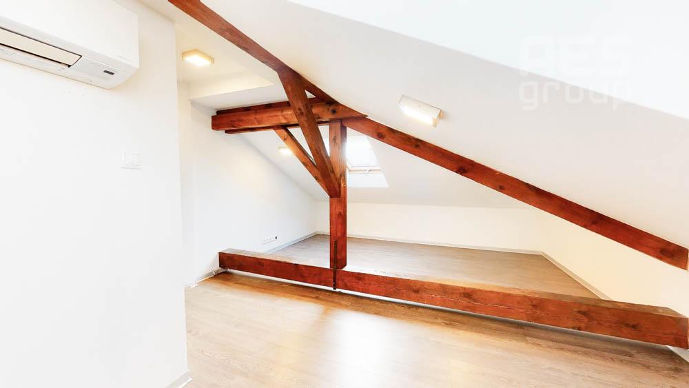 PRENÁJOM, DIZAJNOVÝ, VEĽKOMETRÁŽNY 3 IZBOVÝ BYT V CENTRE MALACIEK, GEN. M. R. ŠTEFÁNIKA, MALACKY