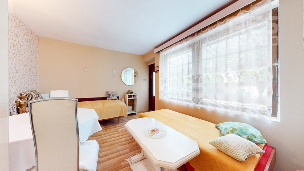 PREDAJ, ZÁHRADA S DVOMA CHATAMI, NOVÁ HORA, STUPAVA