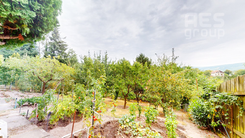 PREDAJ, ZÁHRADA S DVOMA CHATAMI, NOVÁ HORA, STUPAVA