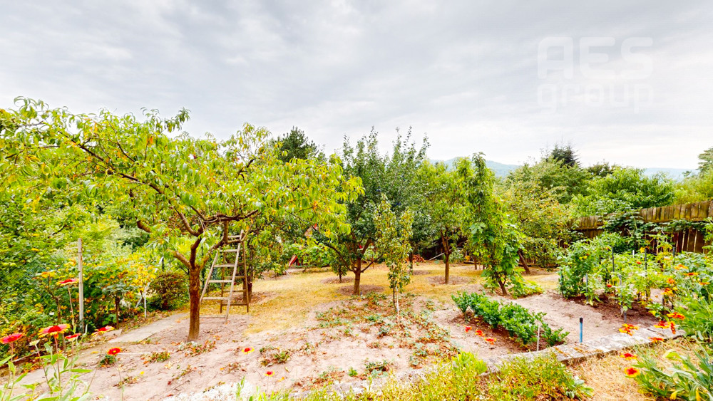 PREDAJ, ZÁHRADA S DVOMA CHATAMI, NOVÁ HORA, STUPAVA