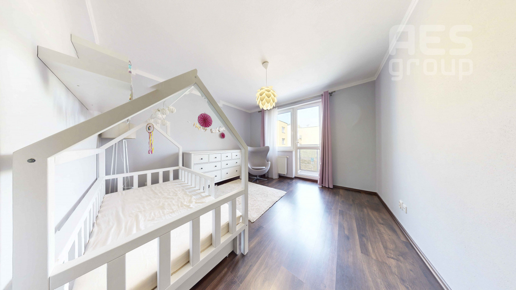 REZERVOVANÉ, PREDAJ, 3 izbový byt s priestrannou terasou a parkovacím státím, ul. Bočná, Stupava