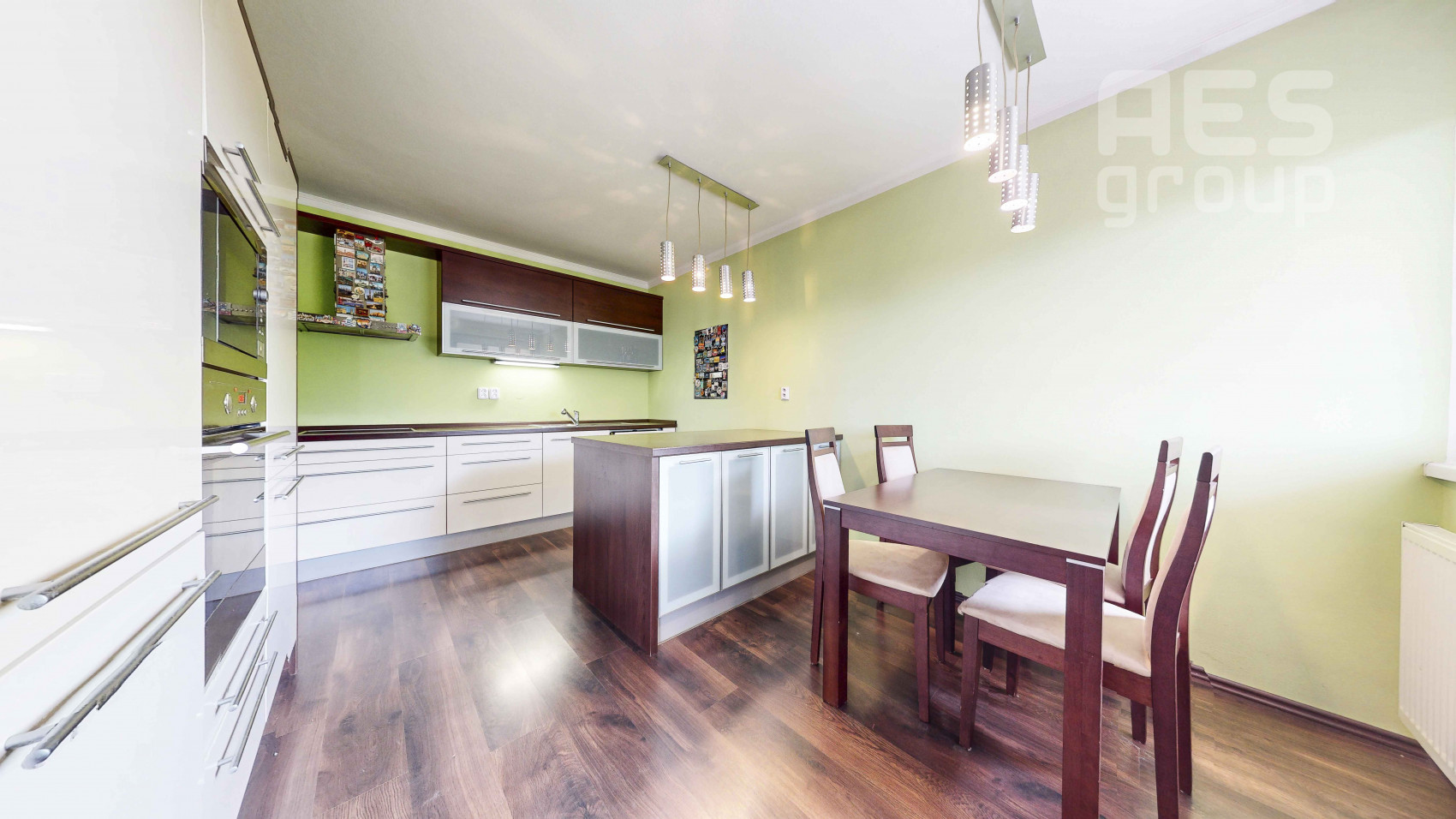 REZERVOVANÉ, PREDAJ, 3 izbový byt s priestrannou terasou a parkovacím státím, ul. Bočná, Stupava