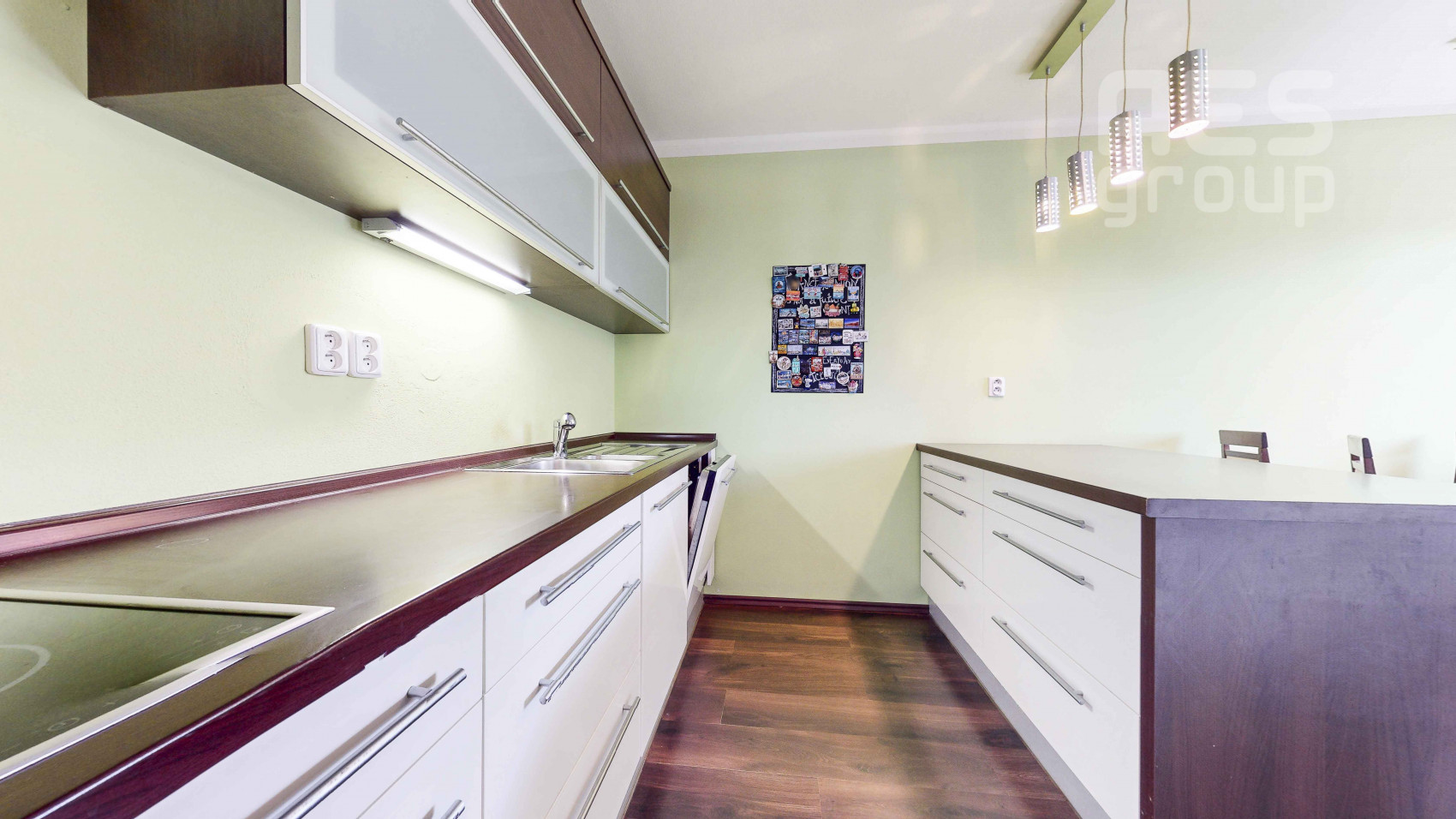 REZERVOVANÉ, PREDAJ, 3 izbový byt s priestrannou terasou a parkovacím státím, ul. Bočná, Stupava