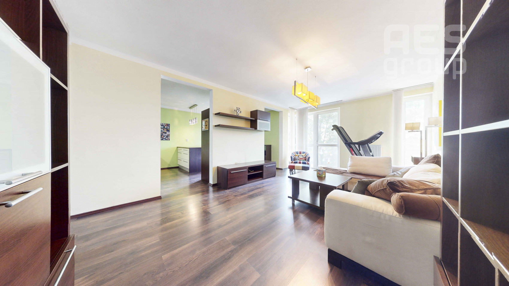 REZERVOVANÉ, PREDAJ, 3 izbový byt s priestrannou terasou a parkovacím státím, ul. Bočná, Stupava