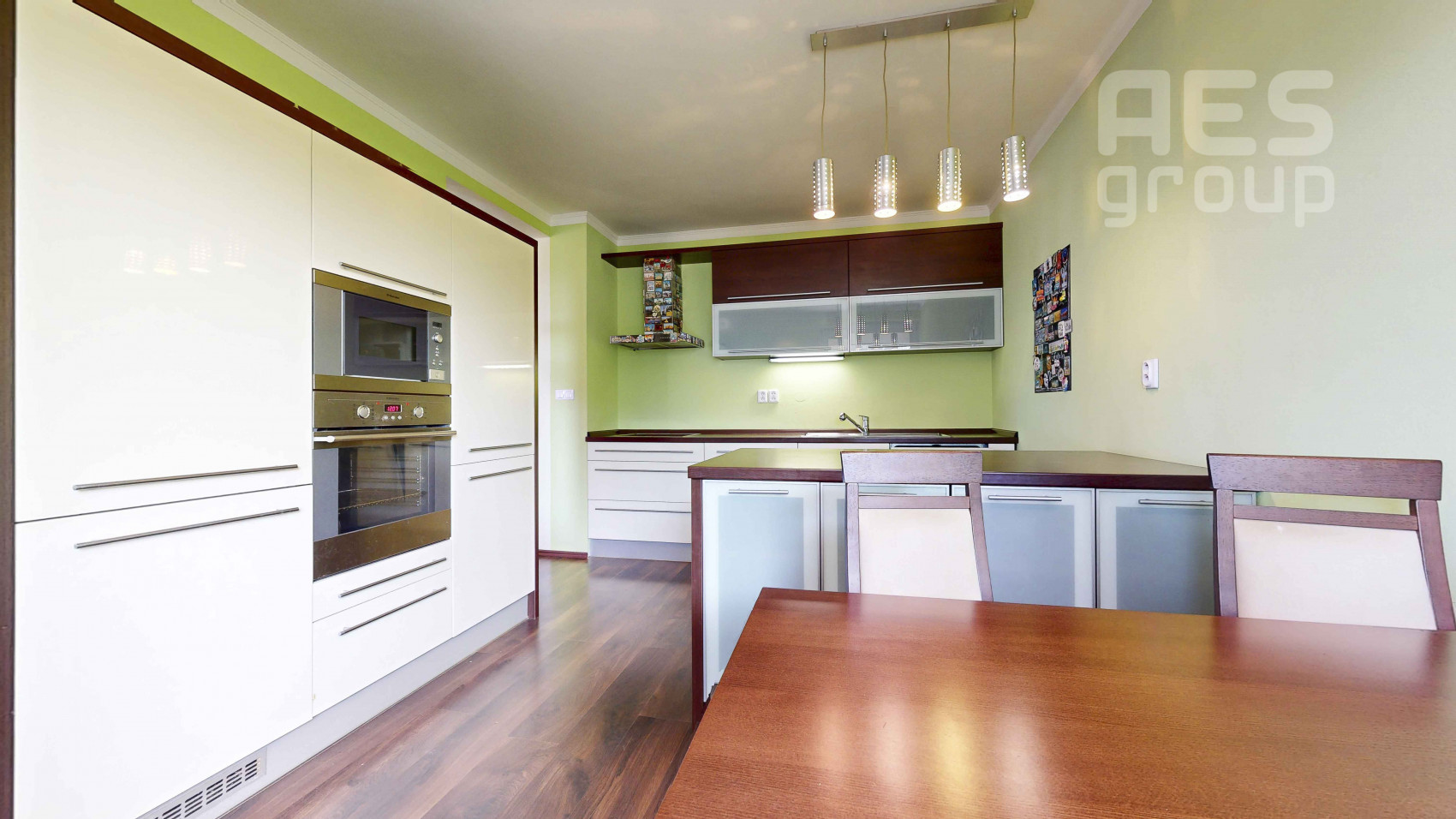 REZERVOVANÉ, PREDAJ, 3 izbový byt s priestrannou terasou a parkovacím státím, ul. Bočná, Stupava