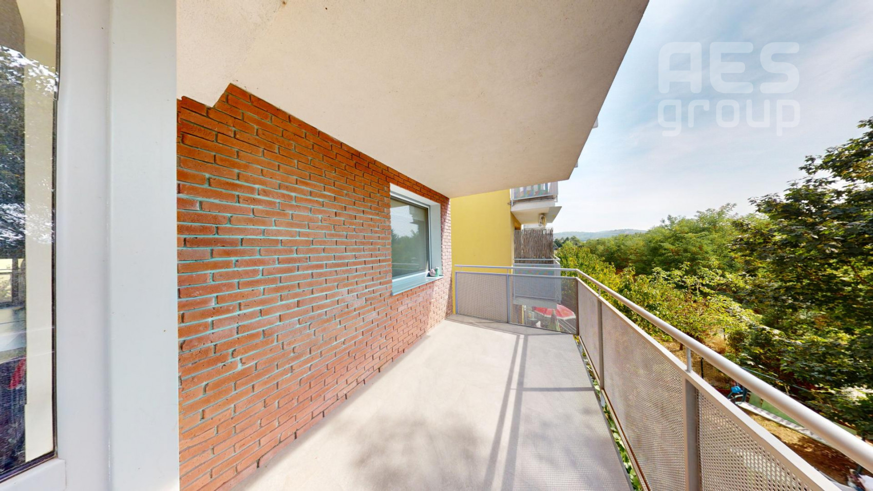 REZERVOVANÉ, PREDAJ, 3 izbový byt s priestrannou terasou a parkovacím státím, ul. Bočná, Stupava