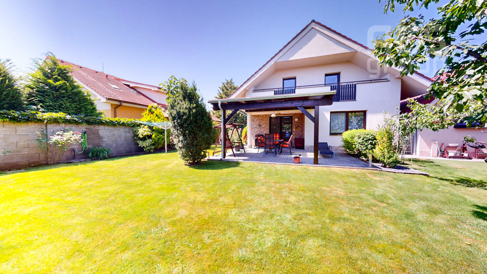 PREDAJ, 4i rodinný dom s garážou, ul. Dobšinského, Senec