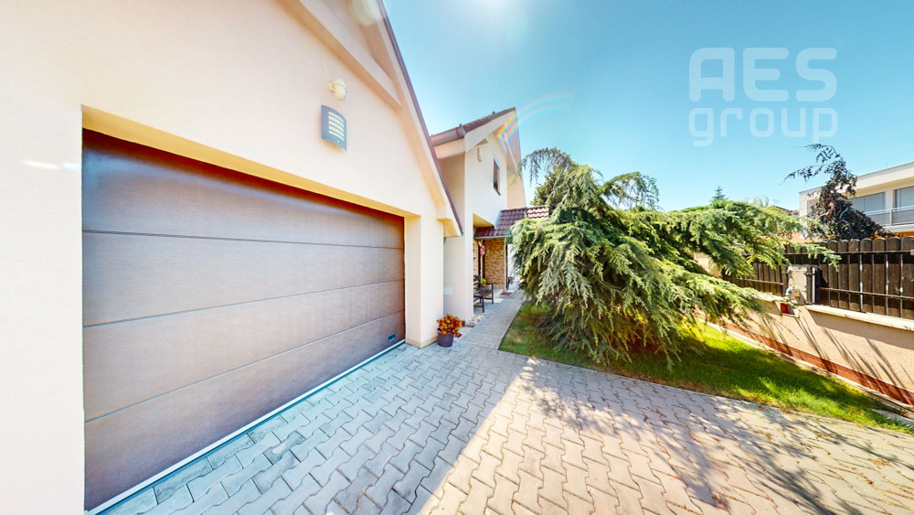 PREDAJ, 4i rodinný dom s garážou, ul. Dobšinského, Senec