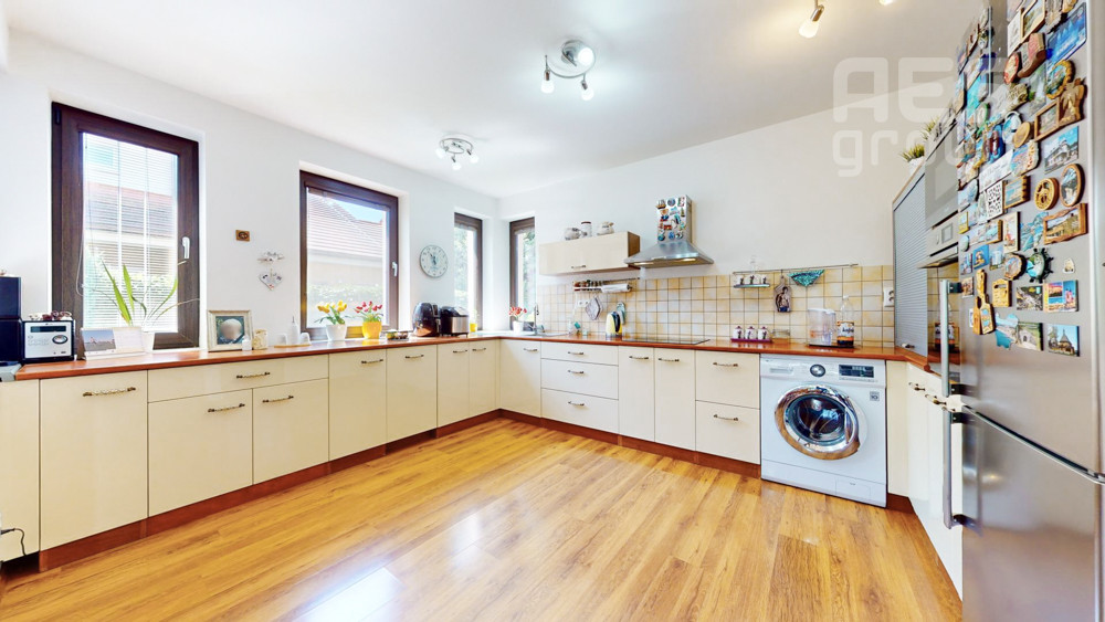 PREDAJ, 4i rodinný dom s garážou, ul. Dobšinského, Senec