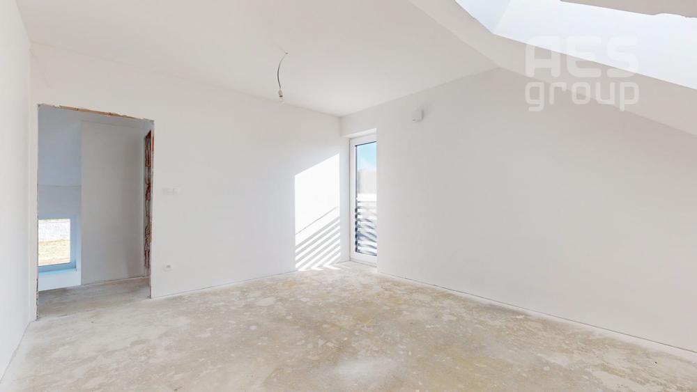 PREDAJ, 5 IZBOVÝ DOM, KREMENICA, STUPAVA - KOLAUDUJEME