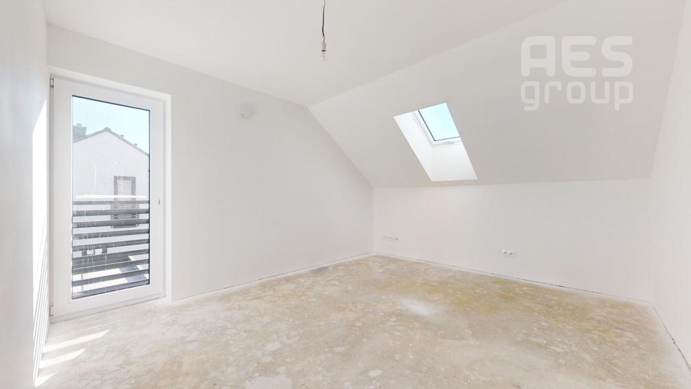 PREDAJ, 5 IZBOVÝ DOM, KREMENICA, STUPAVA - KOLAUDUJEME