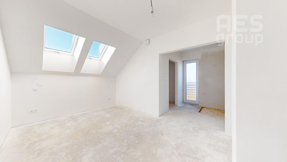 PREDAJ, 5 IZBOVÝ DOM, KREMENICA, STUPAVA - KOLAUDUJEME