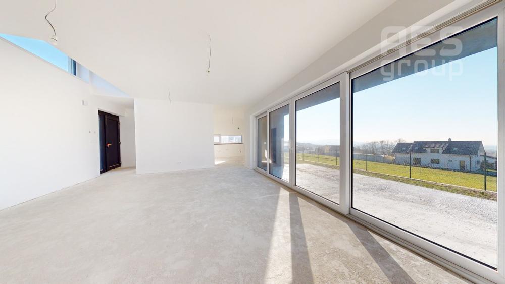 PREDAJ, 5 IZBOVÝ DOM, KREMENICA, STUPAVA - KOLAUDUJEME