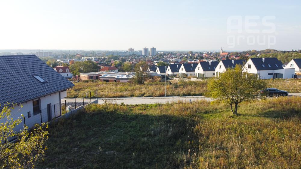 PREDAJ, POZEMOK 678 m2, UL. PÚPAVOVA, STUPAVA