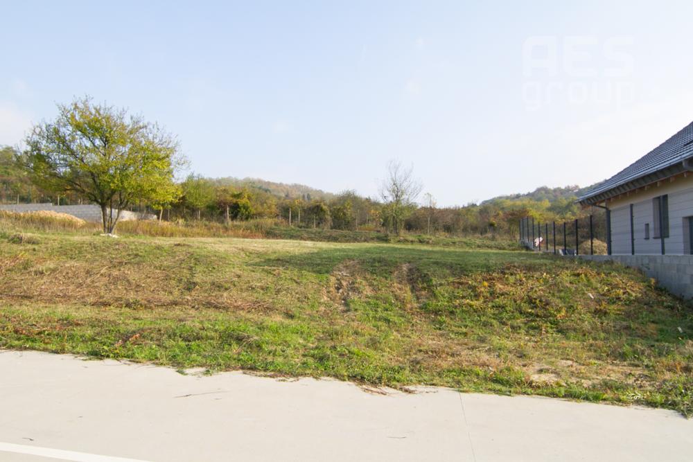 PREDAJ, POZEMOK 678 m2, UL. PÚPAVOVA, STUPAVA