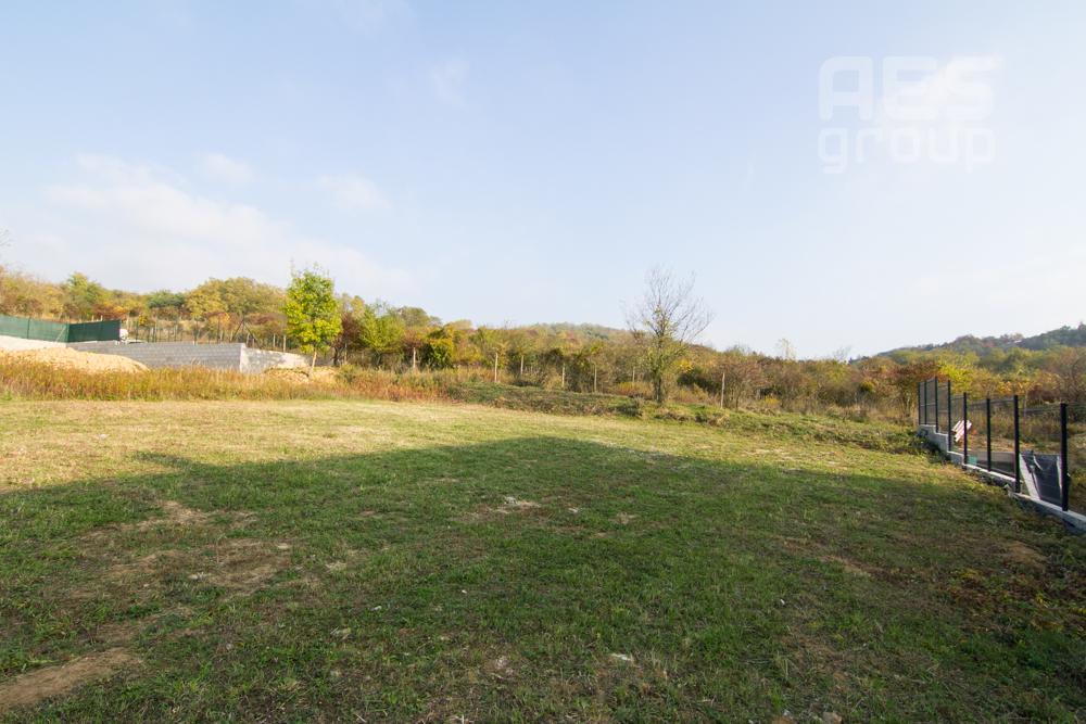 PREDAJ, POZEMOK 678 m2, UL. PÚPAVOVA, STUPAVA