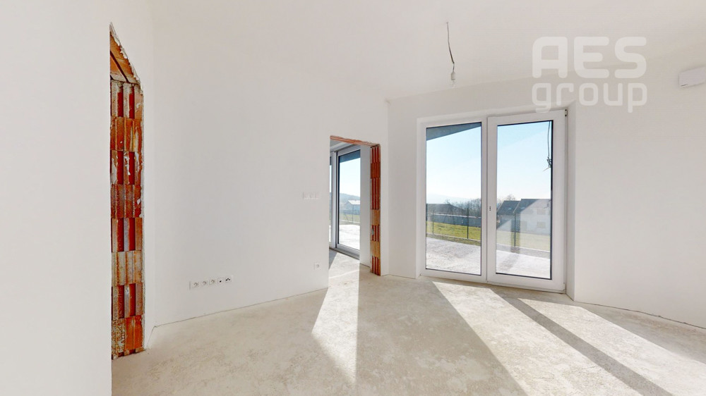 PREDAJ, 5 IZBOVÝ DOM, KREMENICA, STUPAVA - KOLAUDUJEME