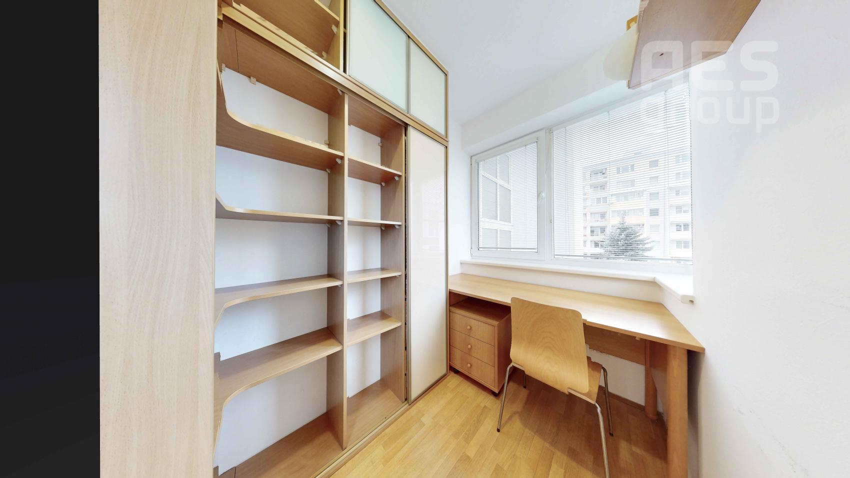 REZERVOVANÉ, PREDAJ, 5i byt s veľkou terasou a balkónom, ul. Jána Stanislava, Karlova Ves