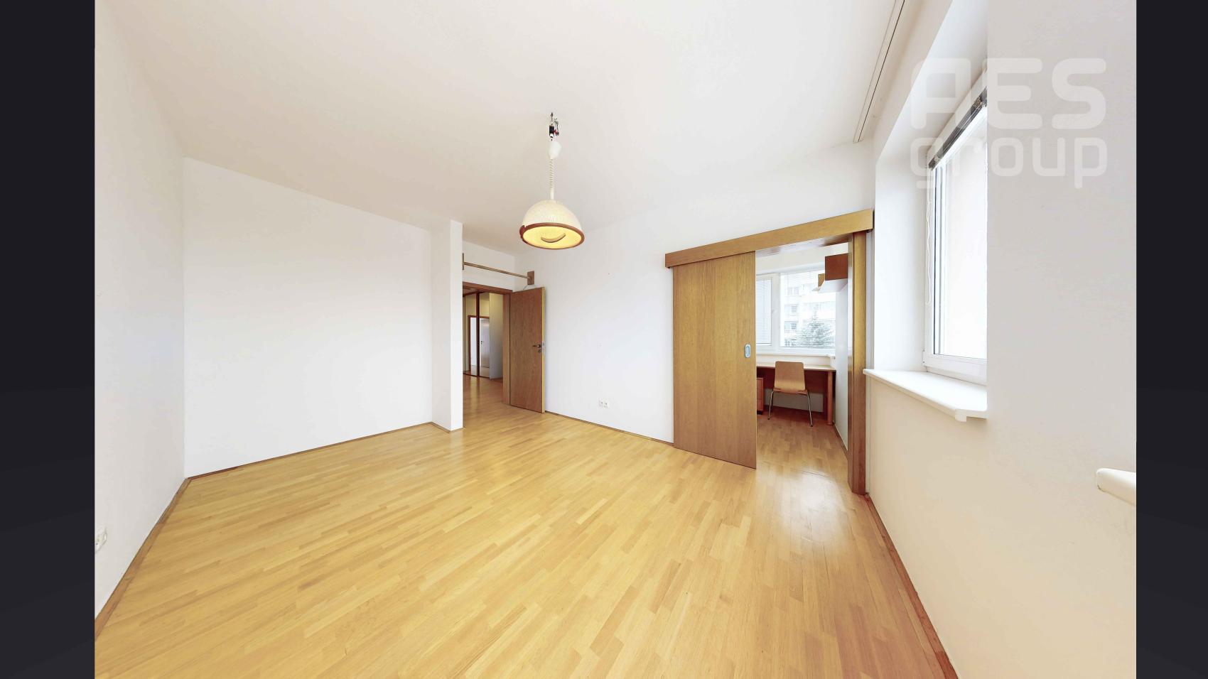 REZERVOVANÉ, PREDAJ, 5i byt s veľkou terasou a balkónom, ul. Jána Stanislava, Karlova Ves