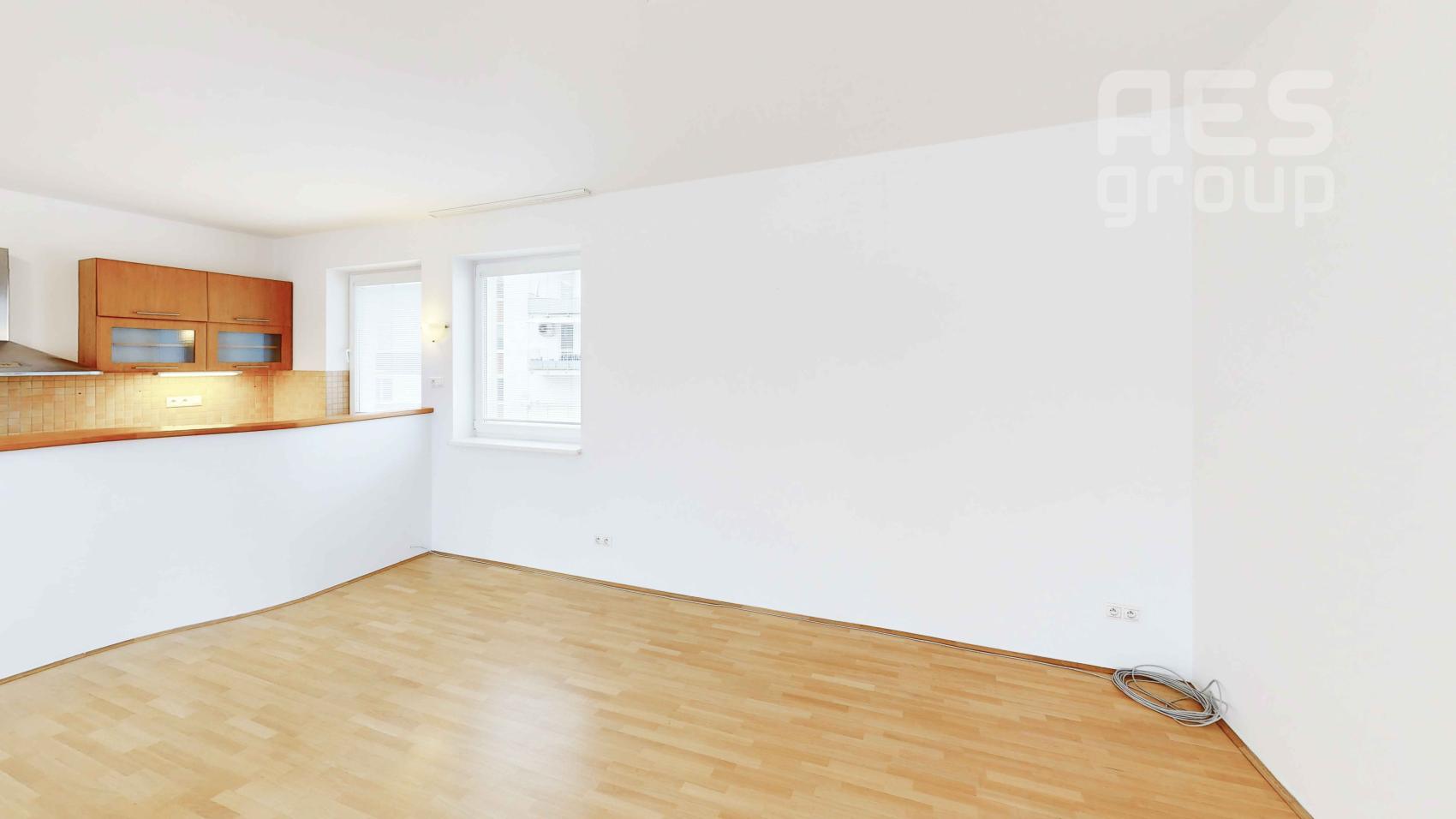 REZERVOVANÉ, PREDAJ, 5i byt s veľkou terasou a balkónom, ul. Jána Stanislava, Karlova Ves