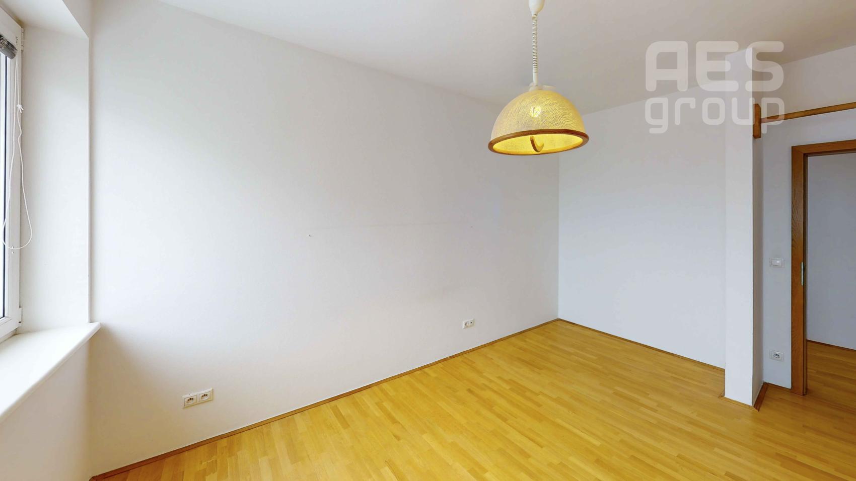 REZERVOVANÉ, PREDAJ, 5i byt s veľkou terasou a balkónom, ul. Jána Stanislava, Karlova Ves