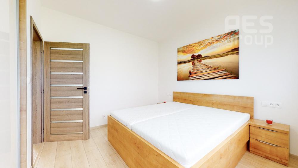 PRENÁJOM, 4 izbový mezonetový byt s predzáhradkou, ul. Lesná, Stupava