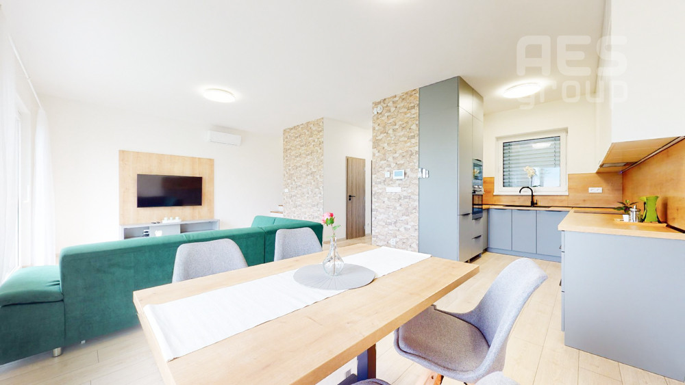 PRENÁJOM, 4 izbový mezonetový byt s predzáhradkou, ul. Lesná, Stupava