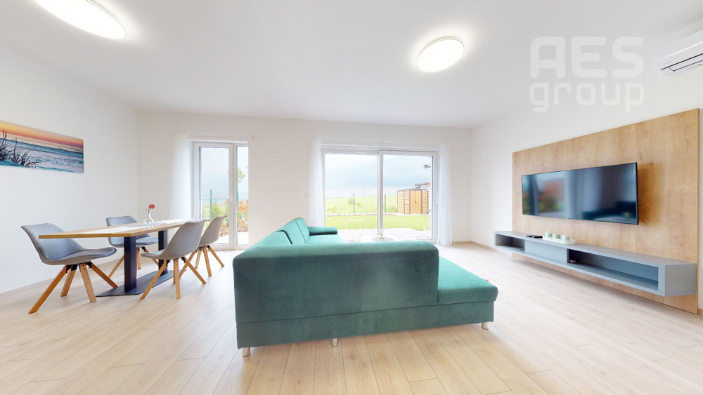 PRENÁJOM, 4 izbový mezonetový byt s predzáhradkou, ul. Lesná, Stupava