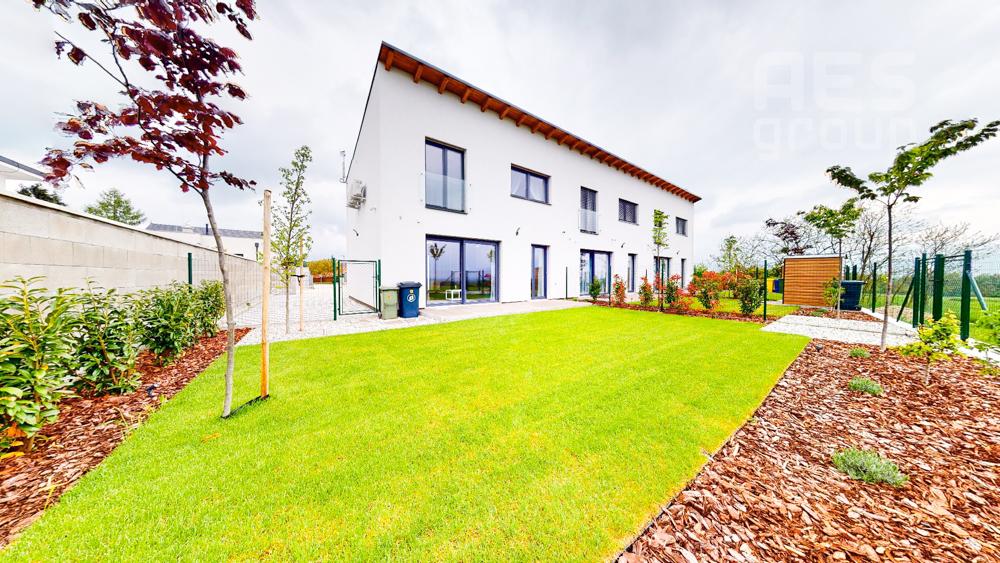 PRENÁJOM, 4 izbový mezonetový byt s predzáhradkou, ul. Lesná, Stupava