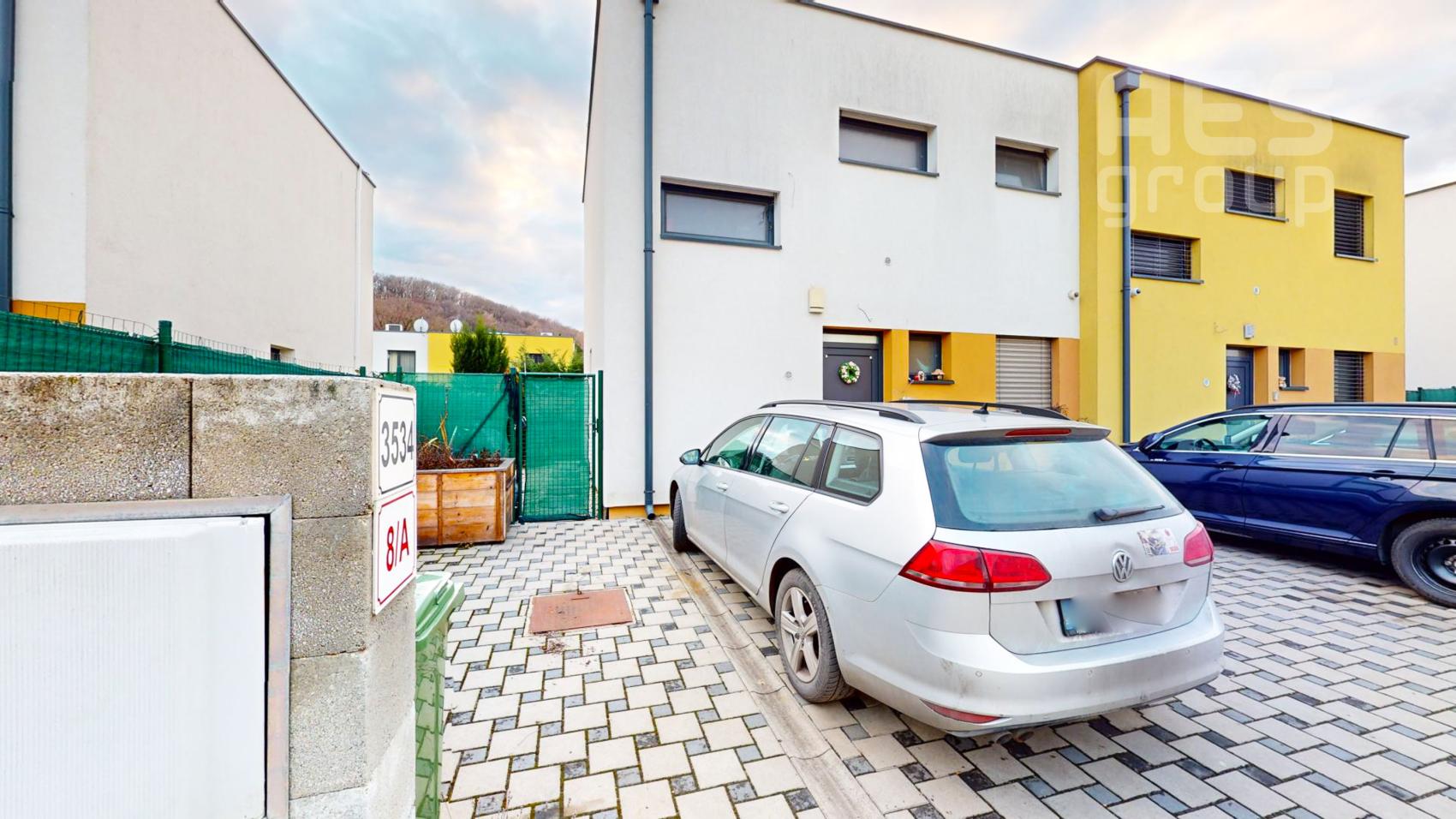 PREDAJ, 3 izbový mezonetový byt v novostavbe so záhradou, lokalita Nová Obora, Stupava