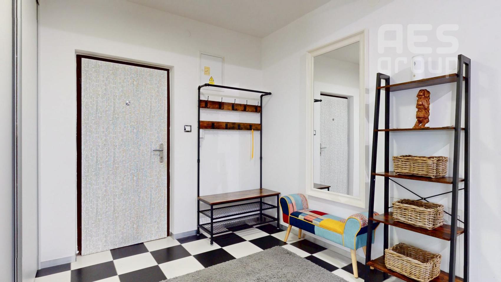 PRENÁJOM, DIZAJNOVÝ 2 IZBOVÝ BYT S GARÁŽOVÝM STÁTIM, ZÁMOCKÁ UL. , STARÉ MESTO