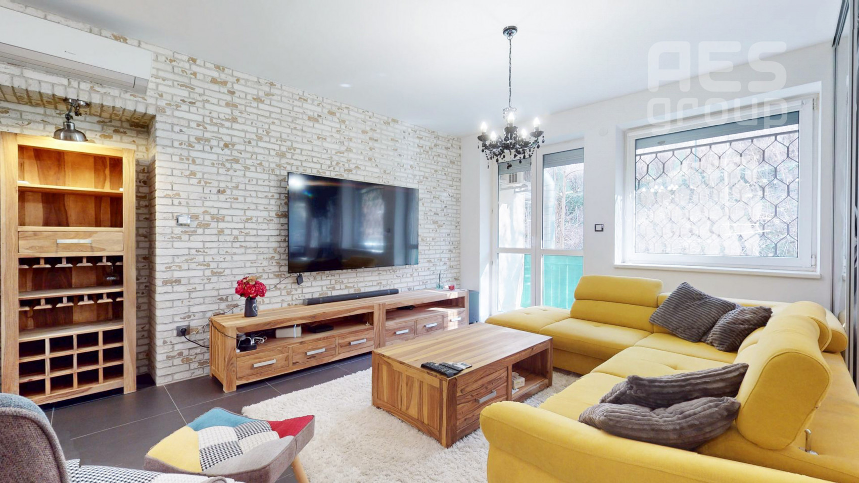 PRENÁJOM, DIZAJNOVÝ 2 IZBOVÝ BYT S GARÁŽOVÝM STÁTIM, ZÁMOCKÁ UL. , STARÉ MESTO