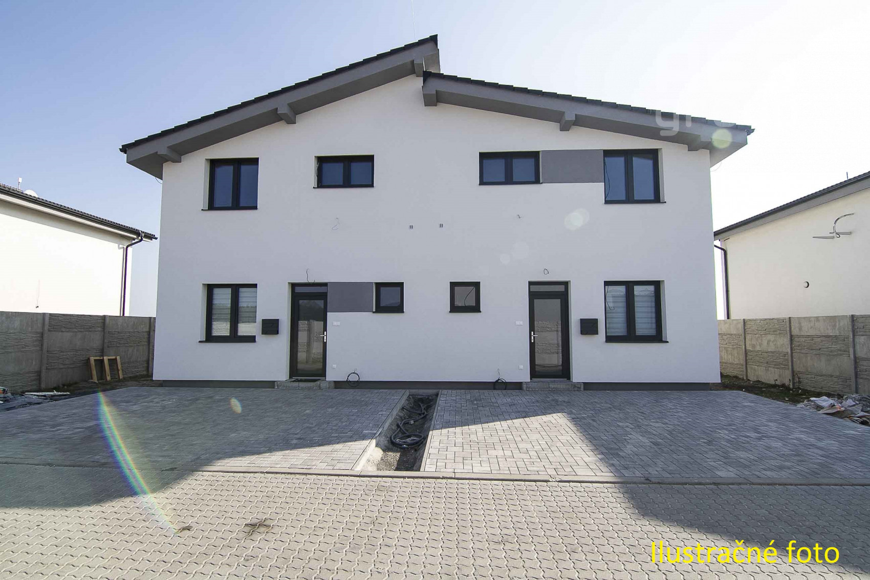 EXKLUZÍVNY PREDPREDAJ, 5 izbový mezonetový dom v dvojdome, lokalita Nová Alej Martina Benku, Kostolište.