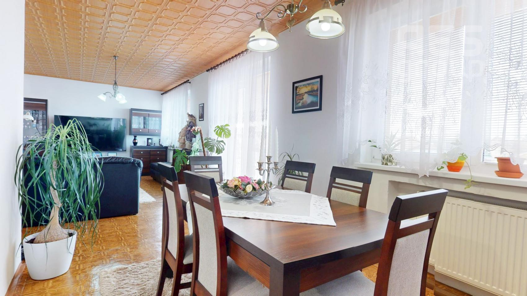 PREDAJ, dvojgeneračný rodinný dom s veľkým pozemkom v obci Vysoká pri Morave