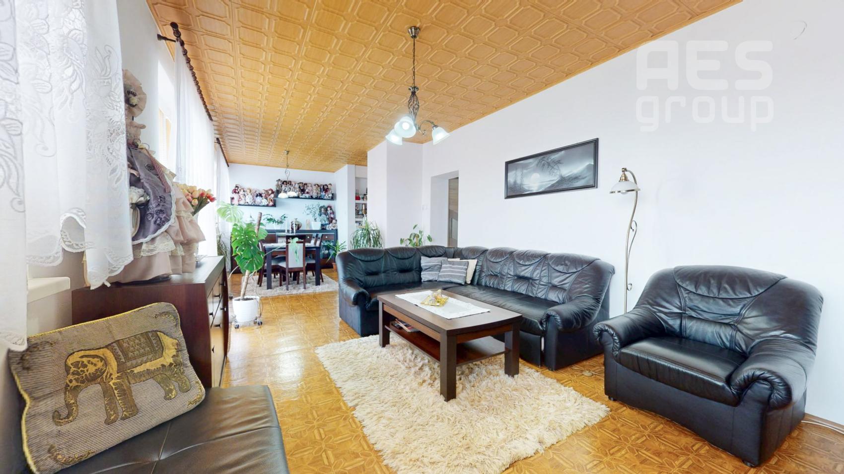 PREDAJ, dvojgeneračný rodinný dom s veľkým pozemkom v obci Vysoká pri Morave