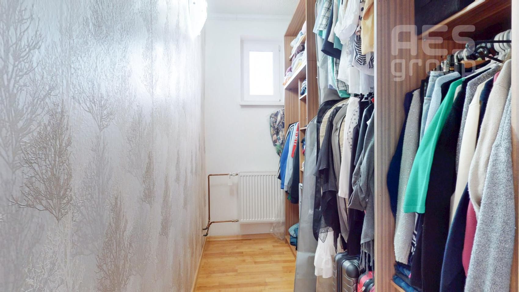 PREDAJ, dvojgeneračný rodinný dom s veľkým pozemkom v obci Vysoká pri Morave