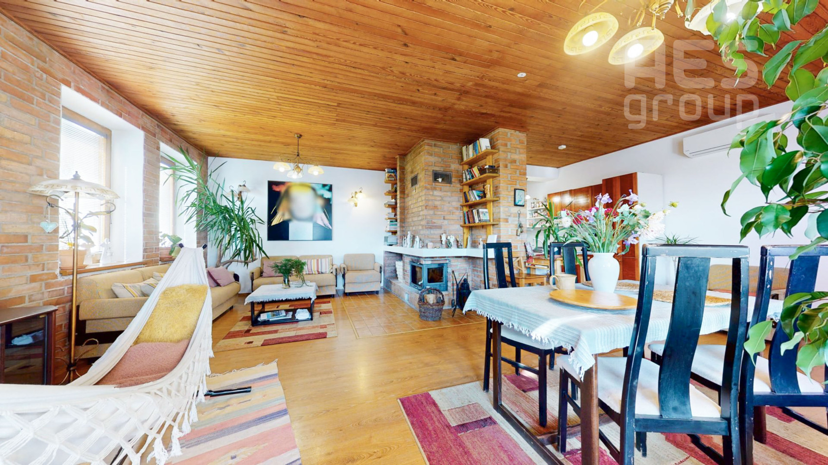 PREDAJ, 5 izbový rodinný dom s veľkým pozemkom v obci Láb.