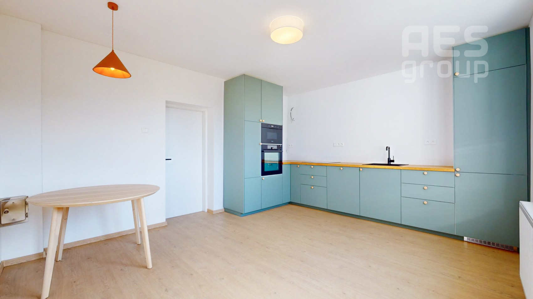 PREDAJ, rodinný dom s veľkým pozemkom v obci Kuchyňa