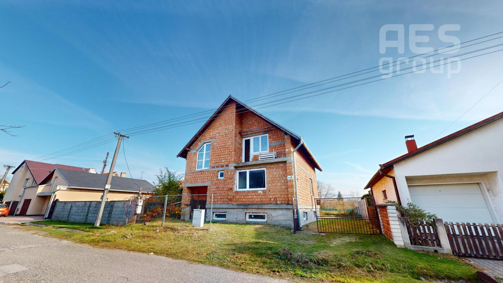 PREDAJ, Rozostavaný RD v hrubej stavbe na Bernolákovej ul. Stupava