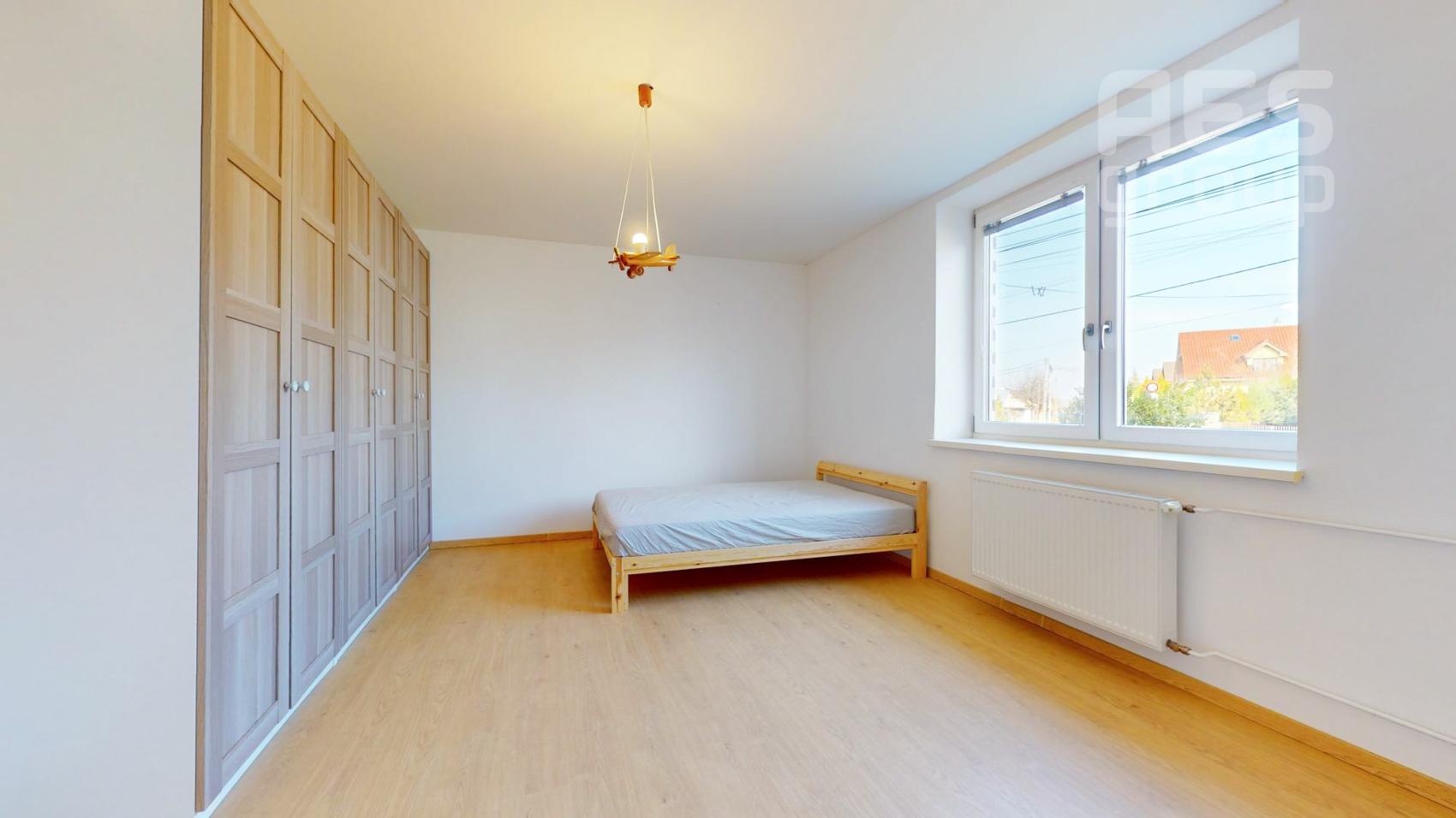 PREDAJ, rodinný dom s veľkým pozemkom v obci Kuchyňa