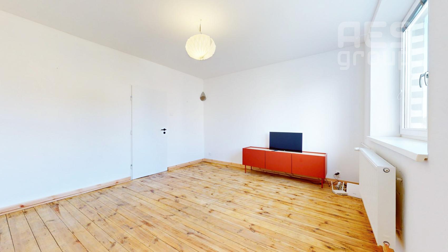 PREDAJ, rodinný dom s veľkým pozemkom v obci Kuchyňa