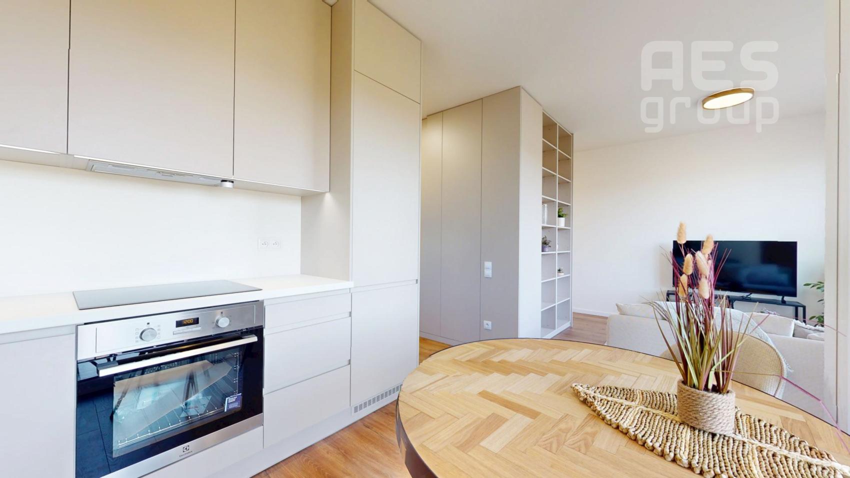 PRENÁJOM, 1,5 izbový byt s parkovacím státím a balkónom, Projekt BORY