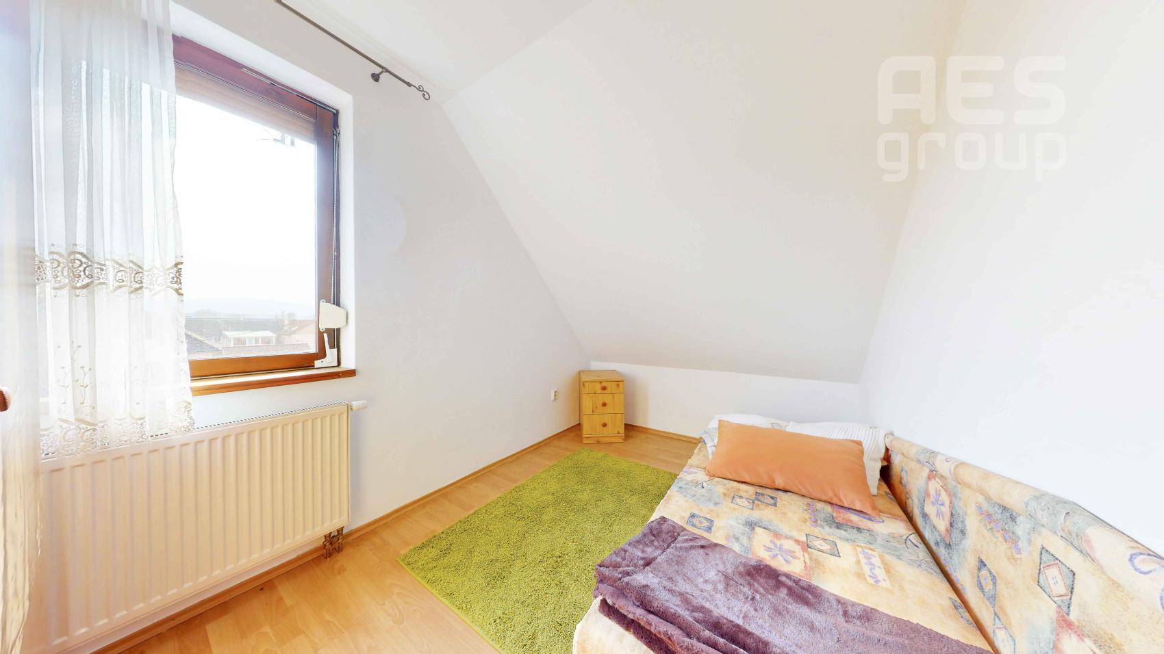 PREDAJ, dvojpodlažný 6 izbový rodinný dom, ul. Na vlkovkách, Záhorská Bystrica