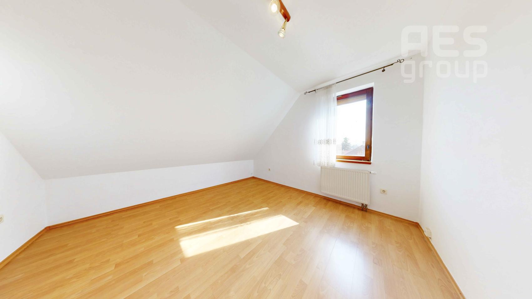 PREDAJ, dvojpodlažný 6 izbový rodinný dom, ul. Na vlkovkách, Záhorská Bystrica