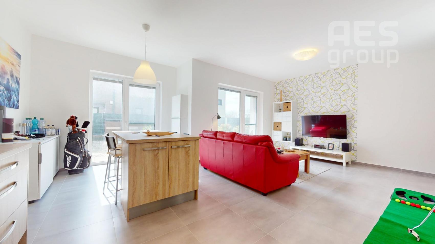 PREDAJ, priestranný 3 izbový radový RD, Pastierska ul. Stupava