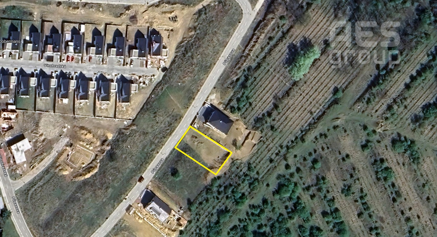 PREDAJ, stavebný pozemok 677 m2, všetky IS, Stupava