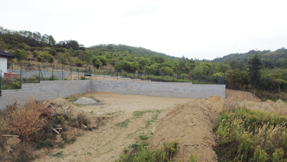 PREDAJ, stavebný pozemok 677 m2, všetky IS, Stupava