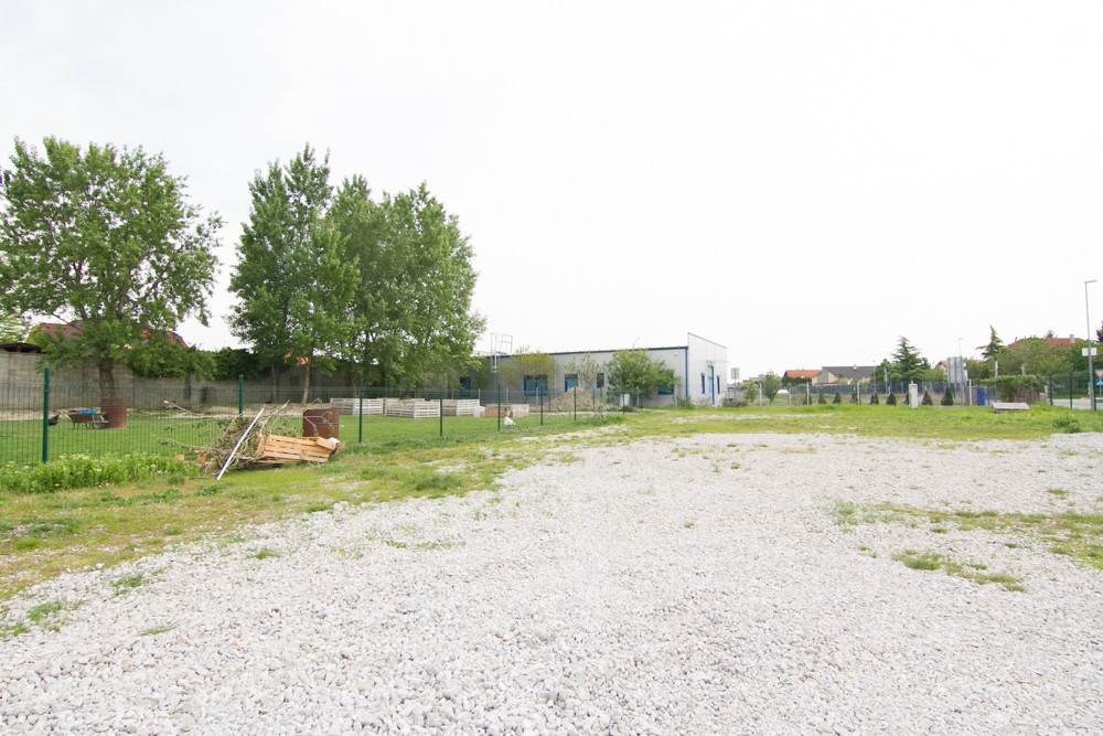 PREDAJ, POZEMOK 833 m2, MOST PRI BRATISLAVE