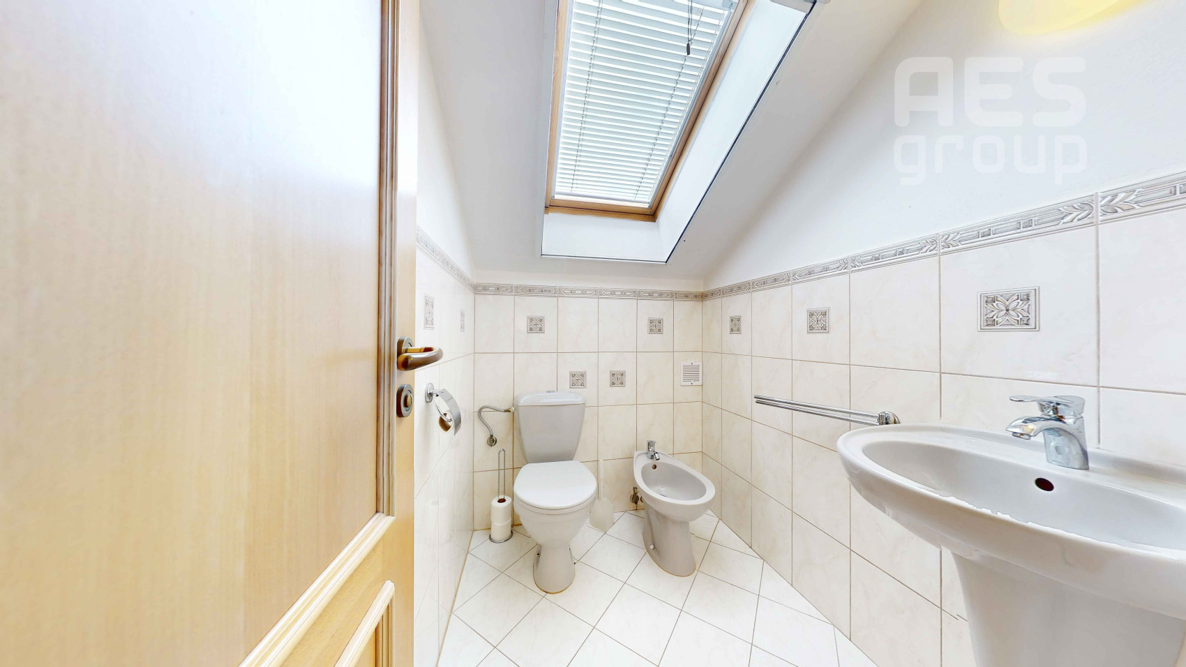 REZERVOVANÉ, PREDAJ, 5i rodinný dom s dvojgarážovú, ul. Juračkova, Stupava