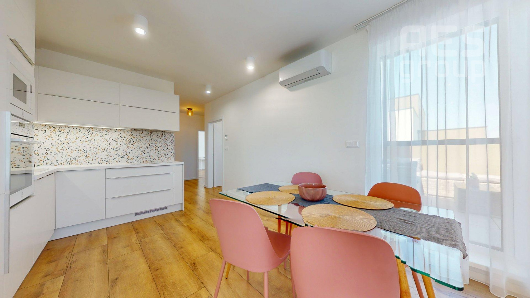 PRENÁJOM, štýlový 3 izbový byt s terasou, pivnica, parkovanie, Stupava